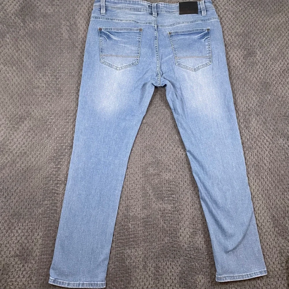 Men's Light Blue Denim Jeans - Picture 5 of 8